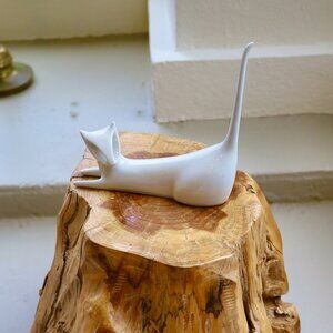 Authentic MCM Royal Dux White Porcelain Cat Designed by Jaroslav Jezek